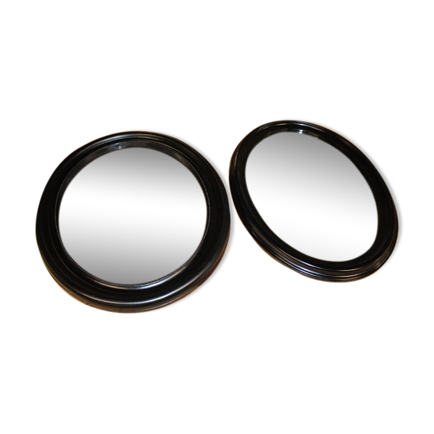 Lot of two oval mirrors 52x65cm