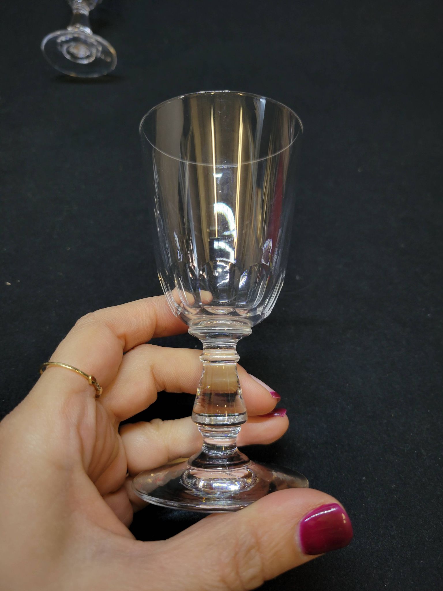 4 anciens verres a vin en cristal taillé baccarat ? saint louis ?
