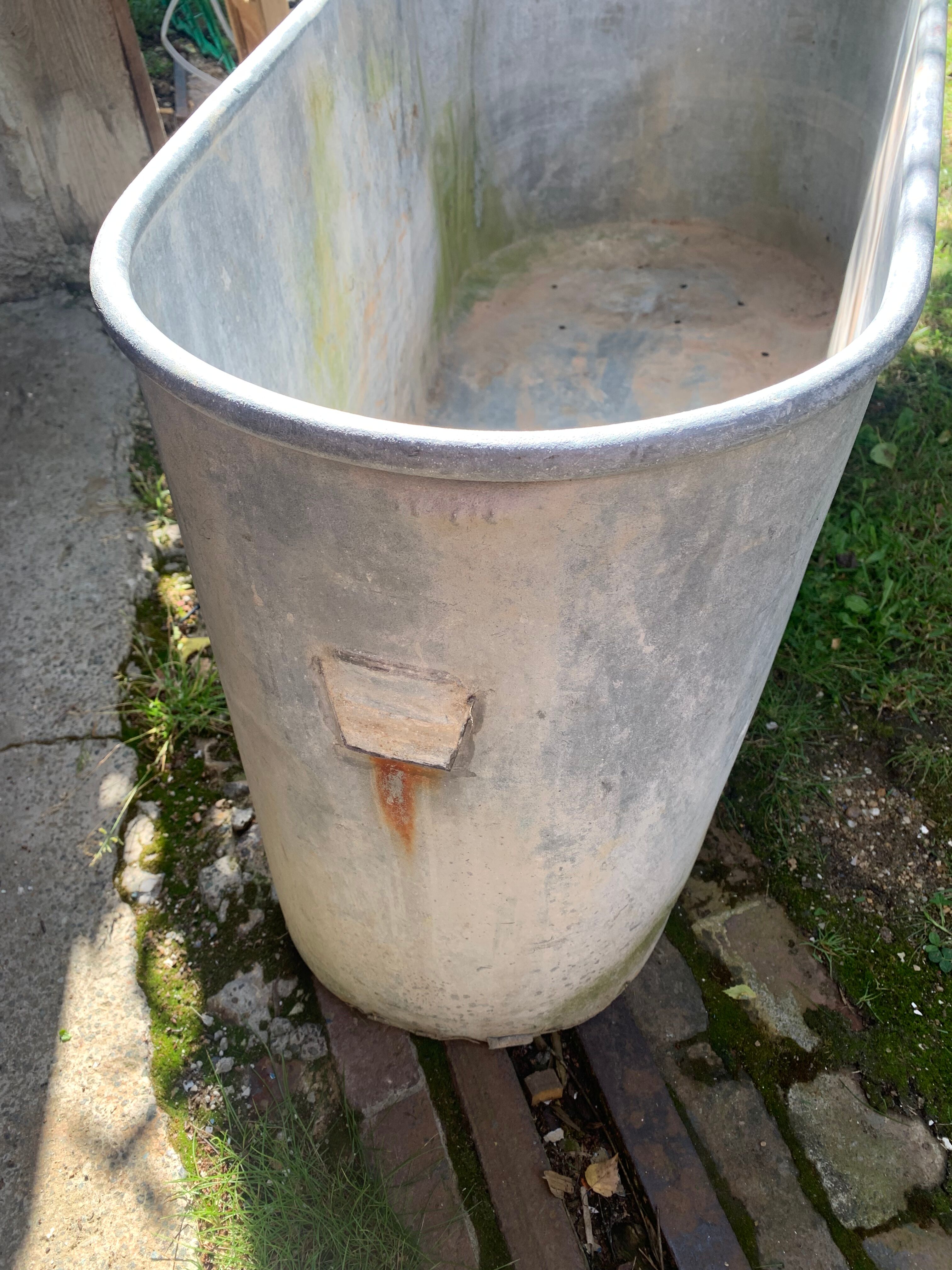 Baignoire en zinc ancienne