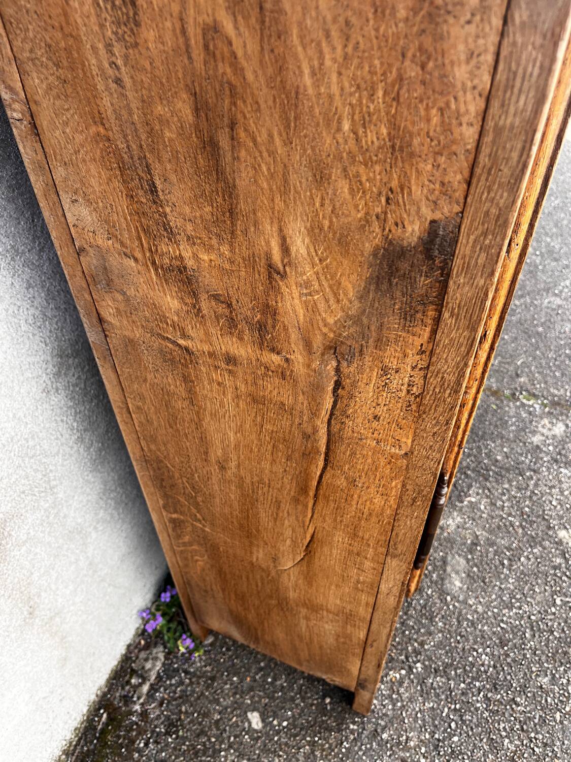 Antique oak bonnetière