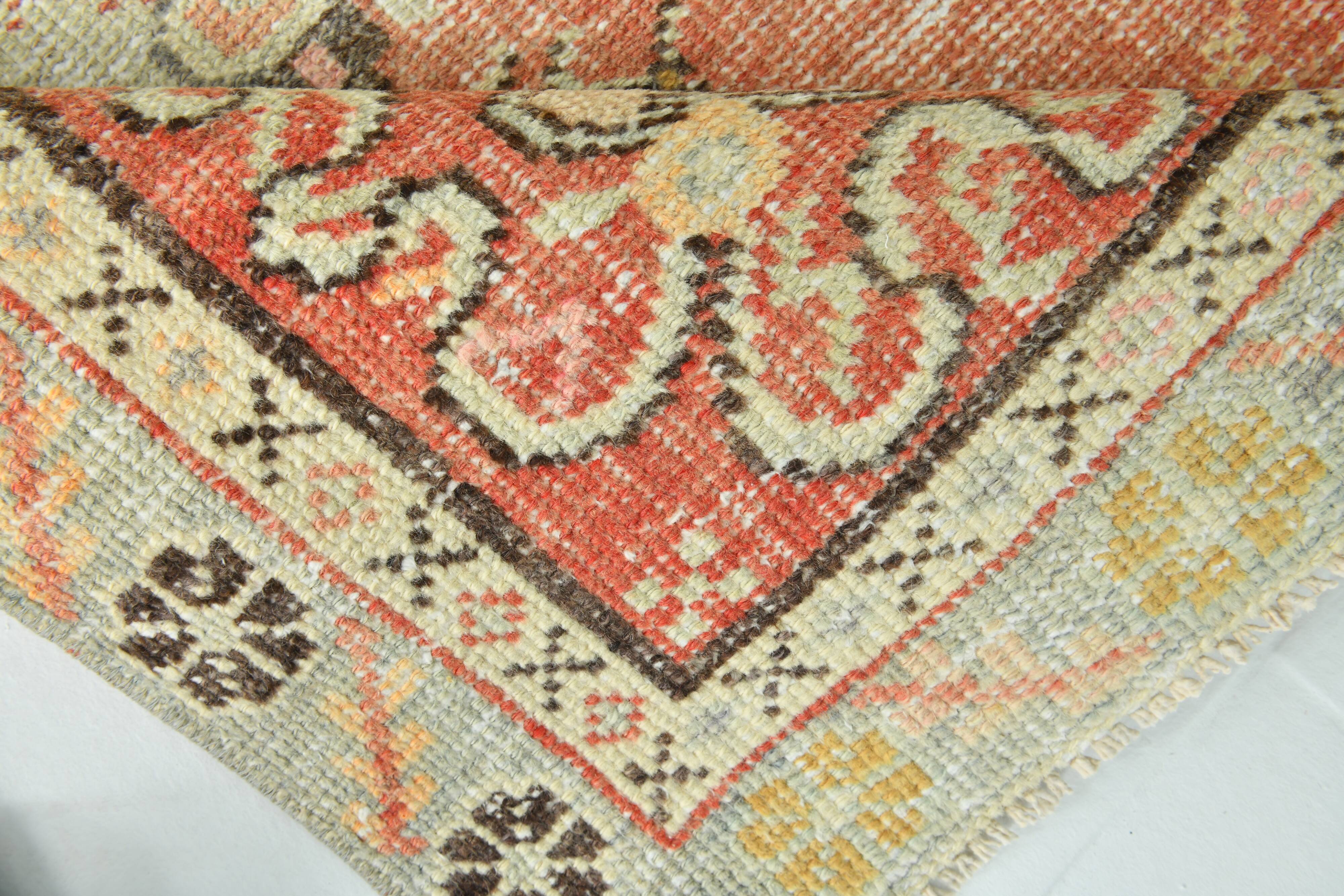 Tapis Couloir Vintage Patiné – Tons Corail, Crème & Vert Sauge, 85x352 Cm