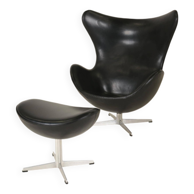 Fauteuil Egg et ottoman d'Arne Jacobsen, Danemark, années 1960
