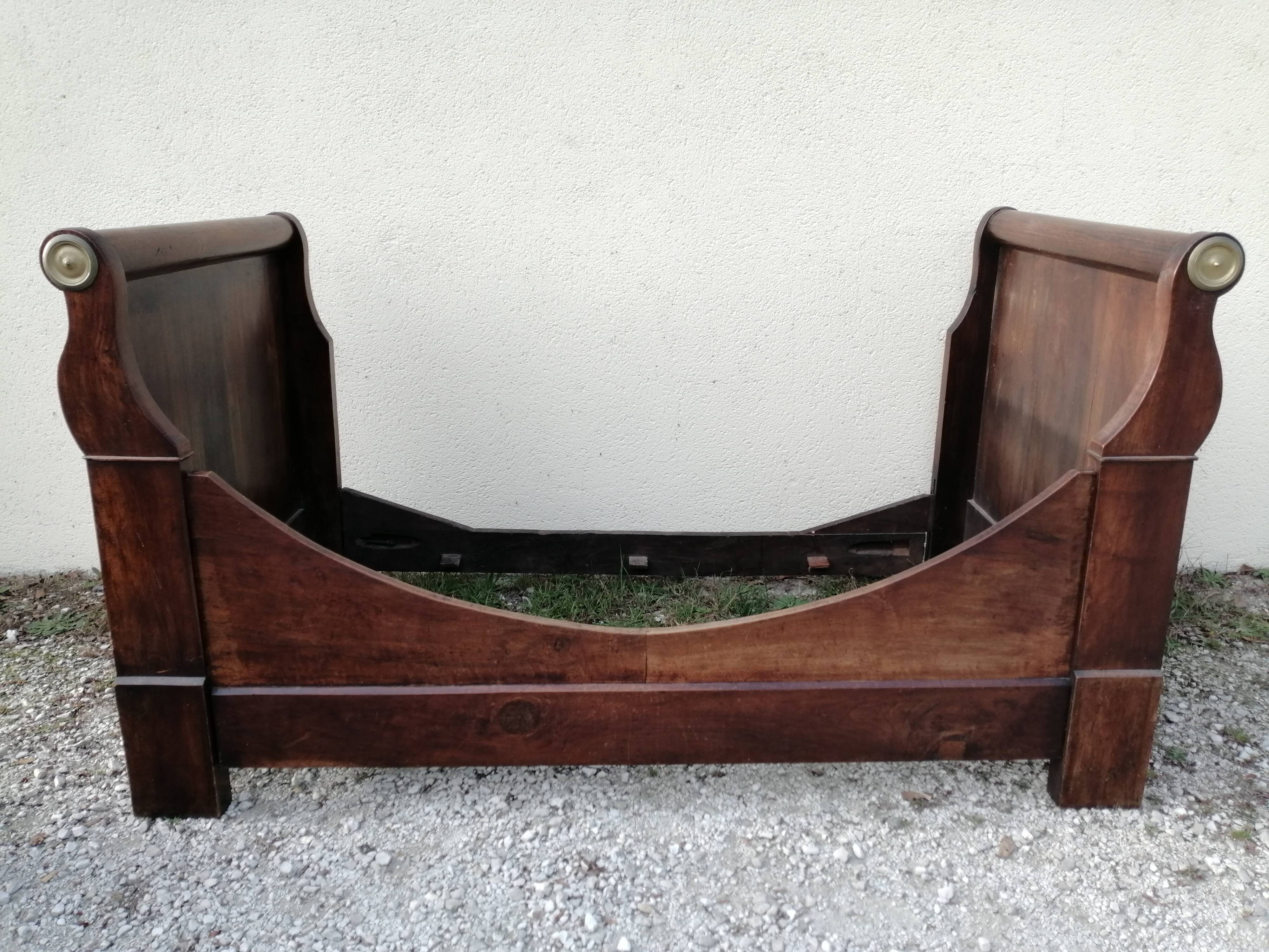 Empire bed