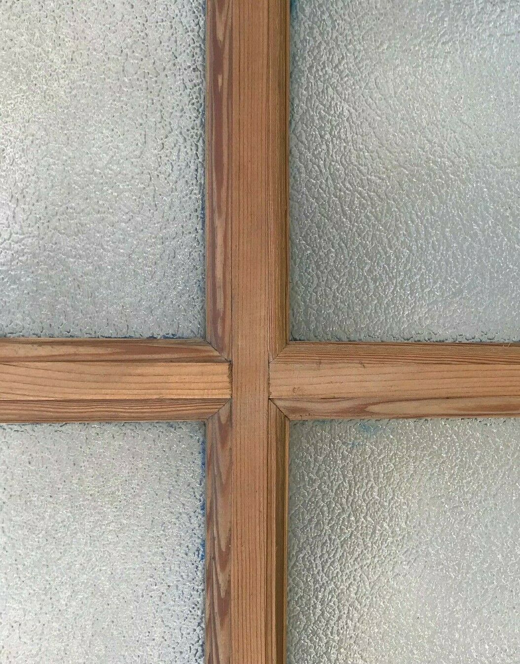 Double door facing a small tile