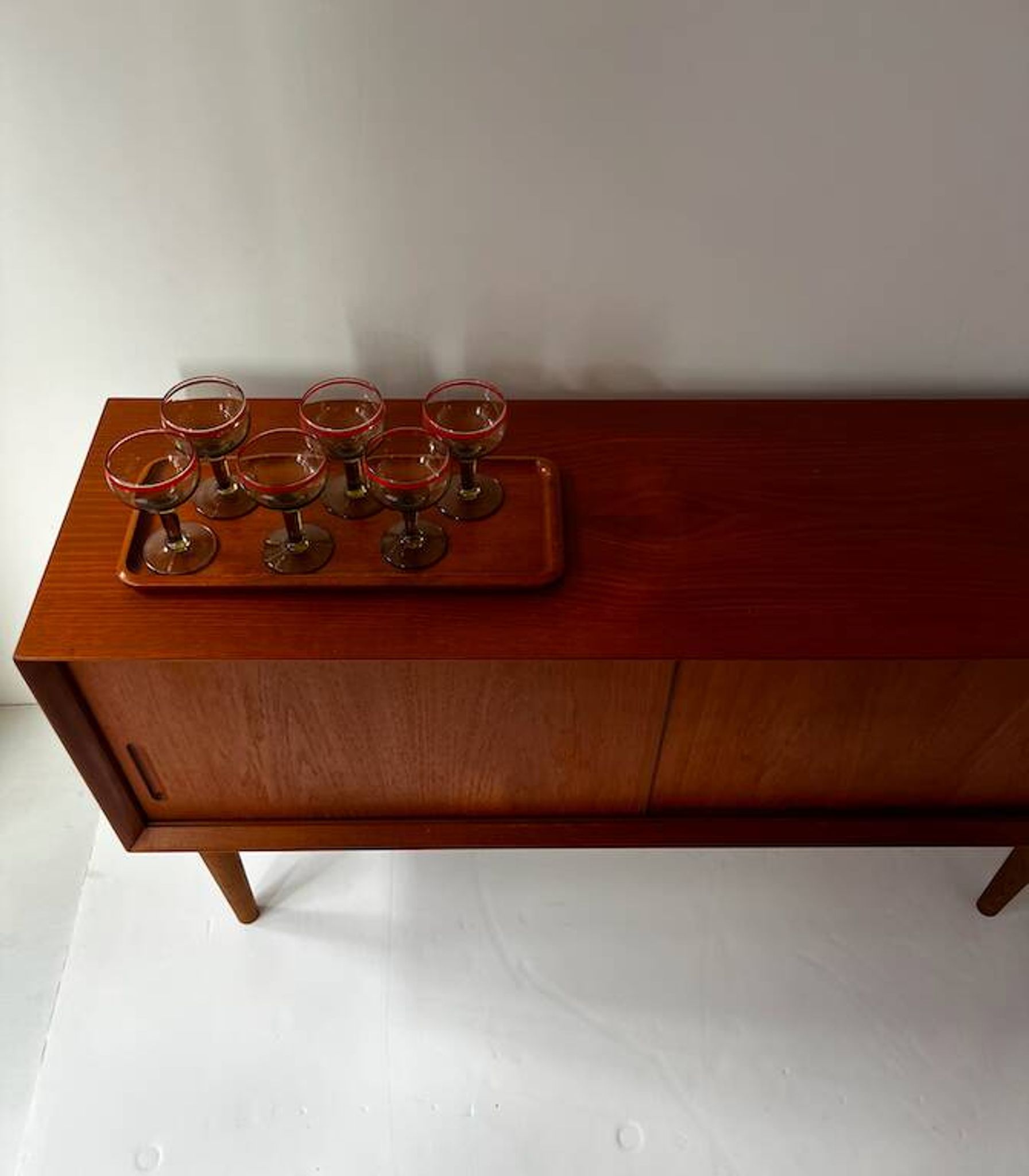 Meuble buffet bas scandinave en teck