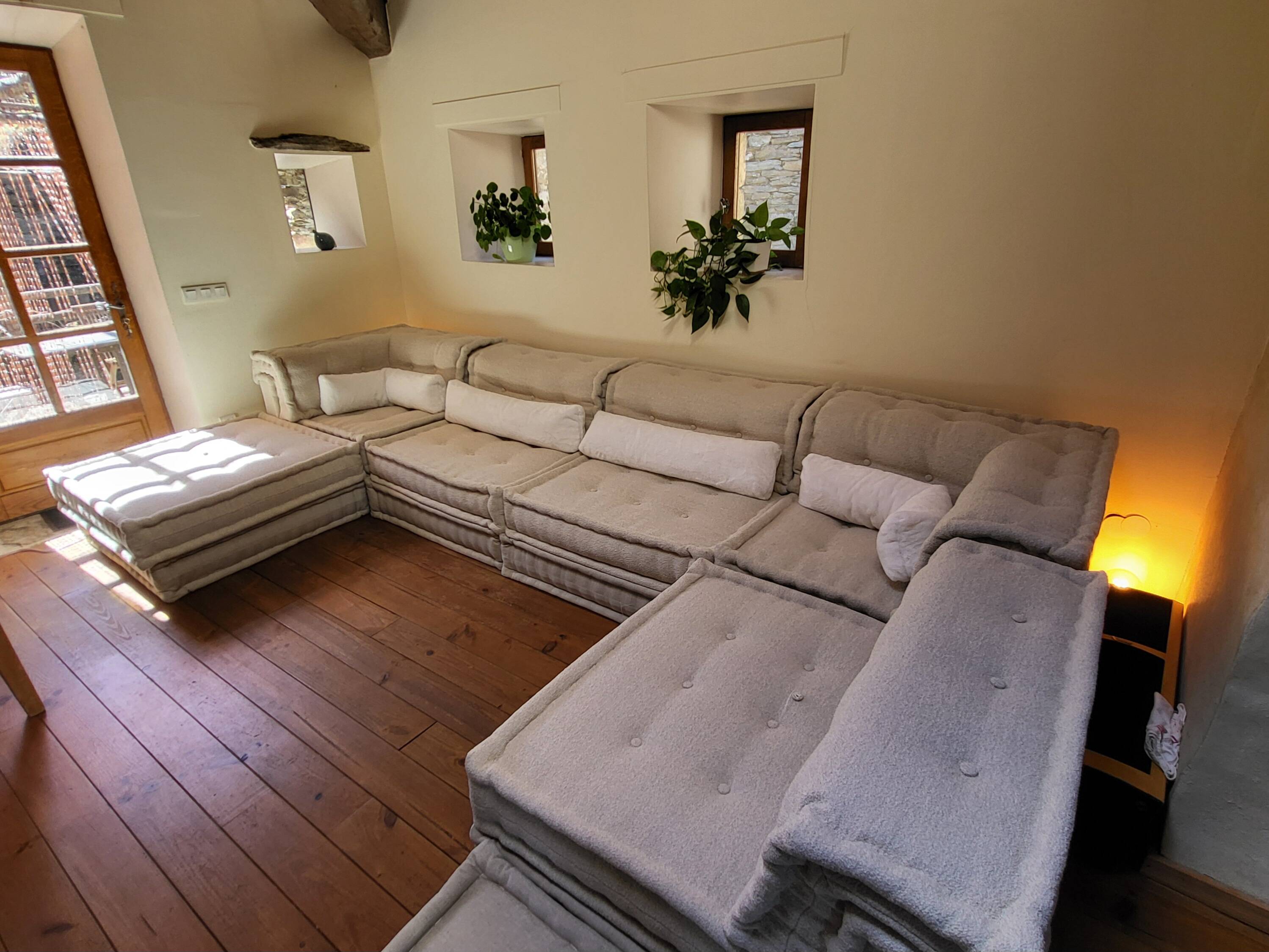 Mah Jong sofa by Roche Bobois in beige by Hans Hopfer, set of 7 modules.