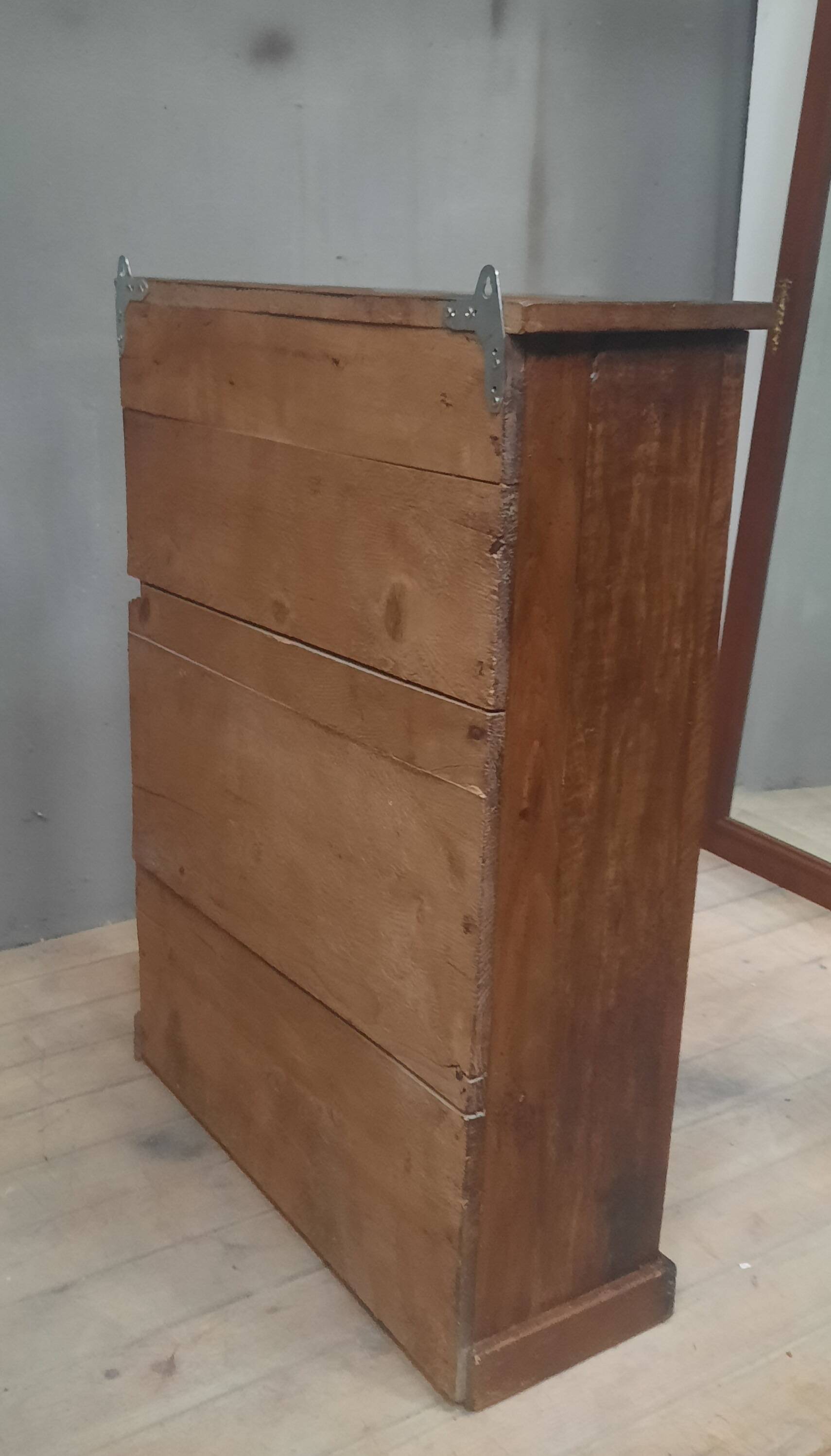 Bressane armoirette with 2 doors