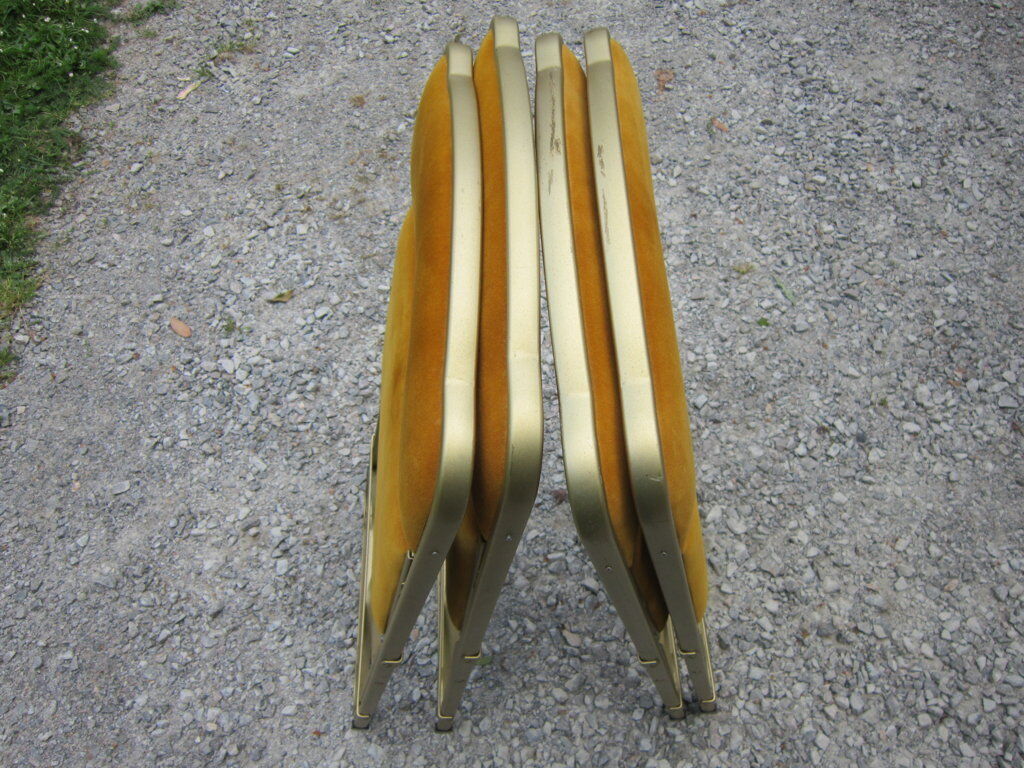 Série de 4 chaises pliantes métal doré et tissus