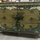 Commode en bois peint