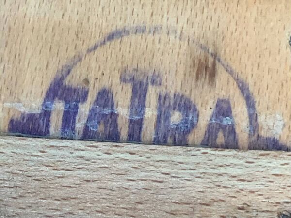 Coiffeuse art déco chêne brut edité par Tatra Nabytok Tchécoslovaquie 1950