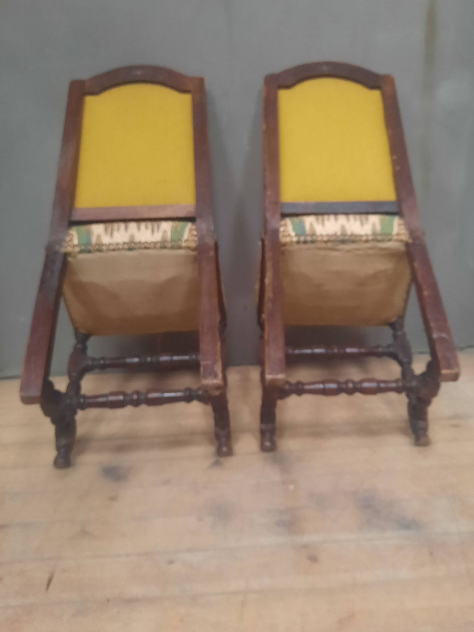Paire de chaises d'époque Louis XIII
