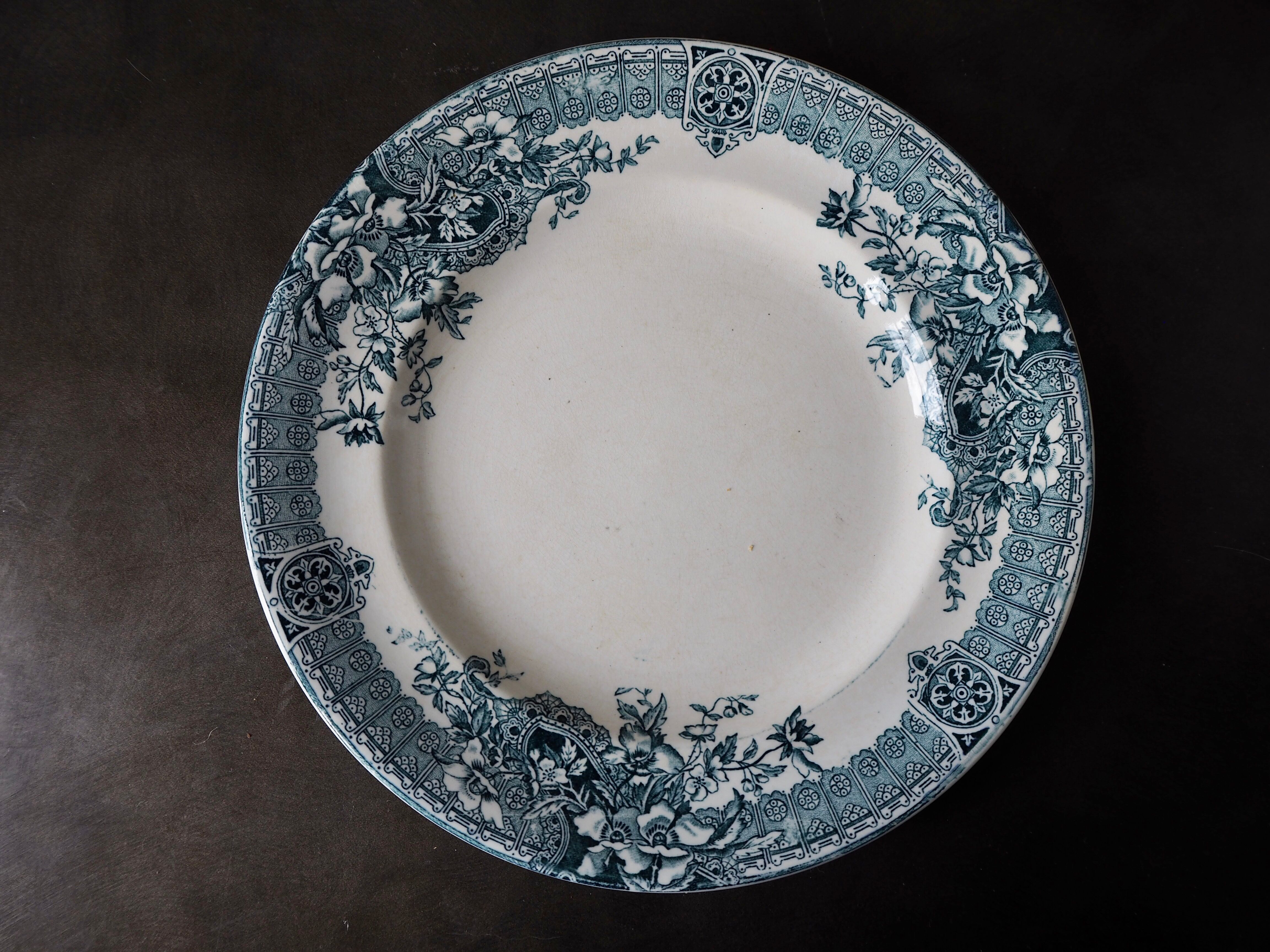 Set of 6 flat plates Longwy, Watteau model