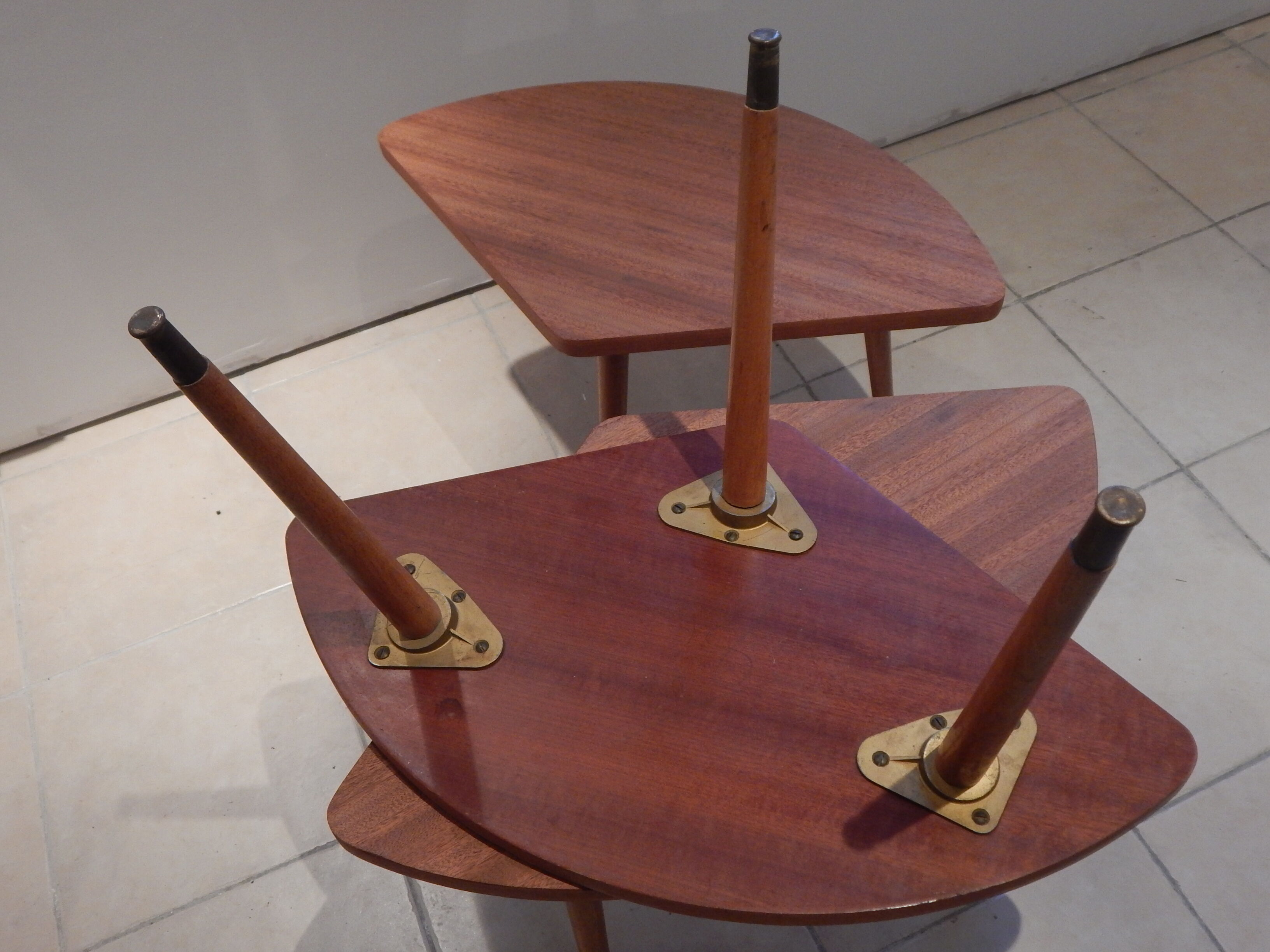 Vintage 50 modular tripod coffee table
