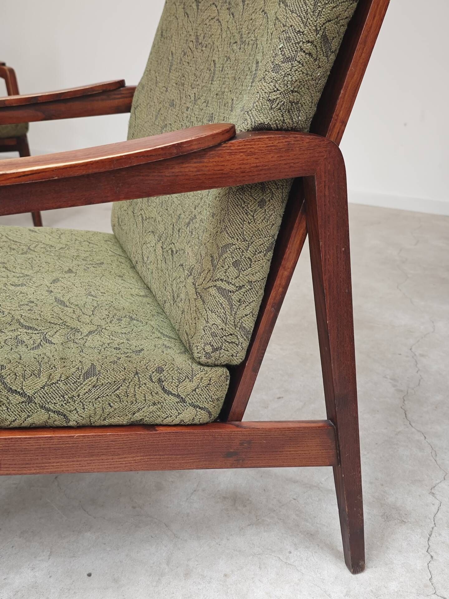 Pair of wooden armchairs Uluv green fabric 1960