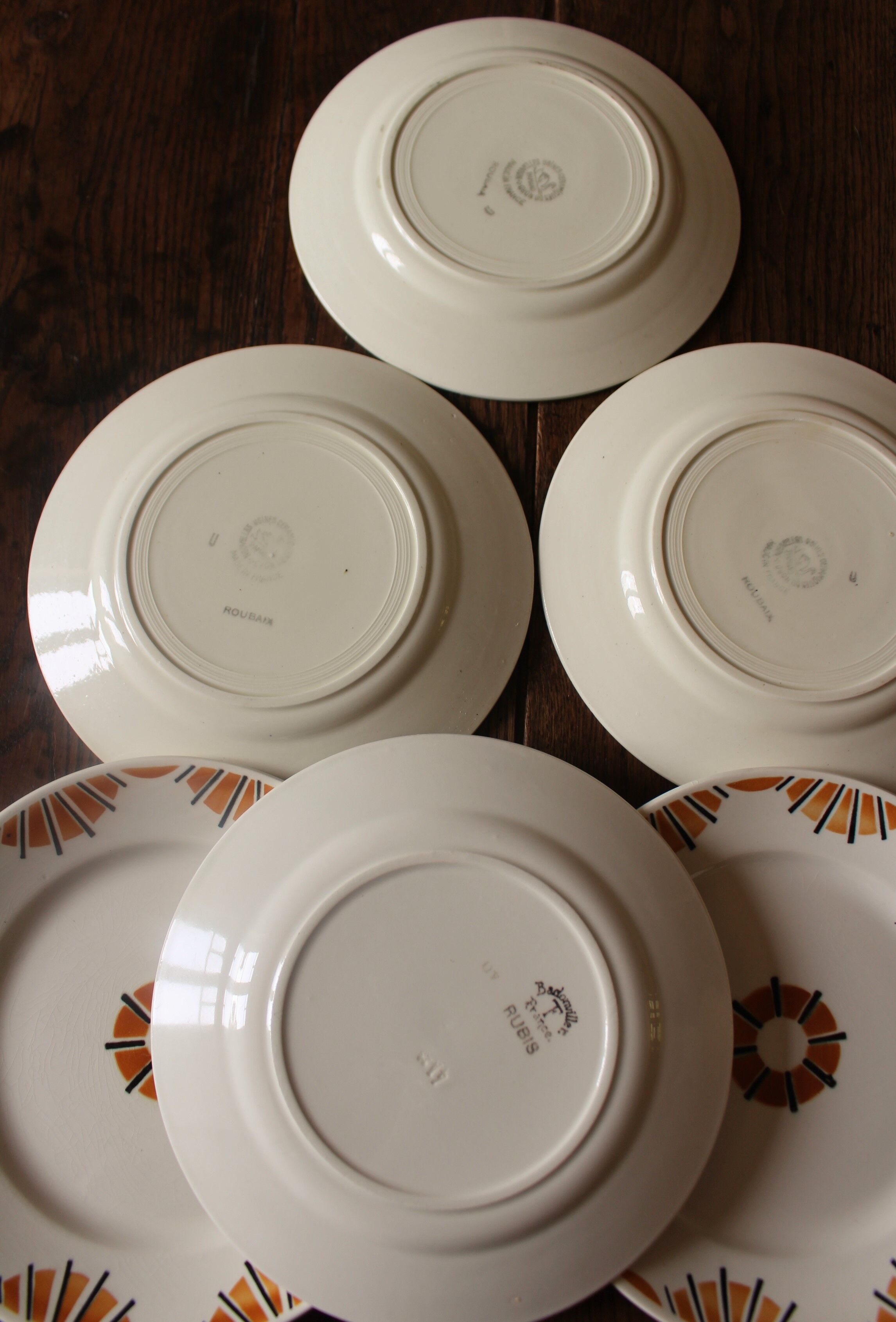 Set of 6 flat plates mismatched orange green Badonviller Saint Amand