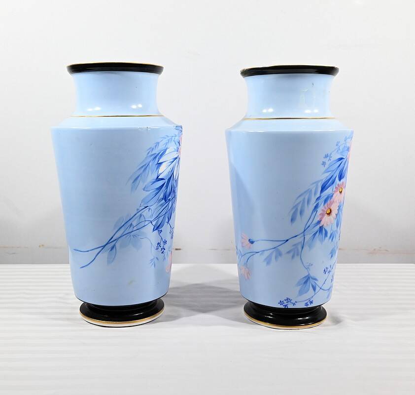 Pair of Porcelain Vases – Mid-19th Century