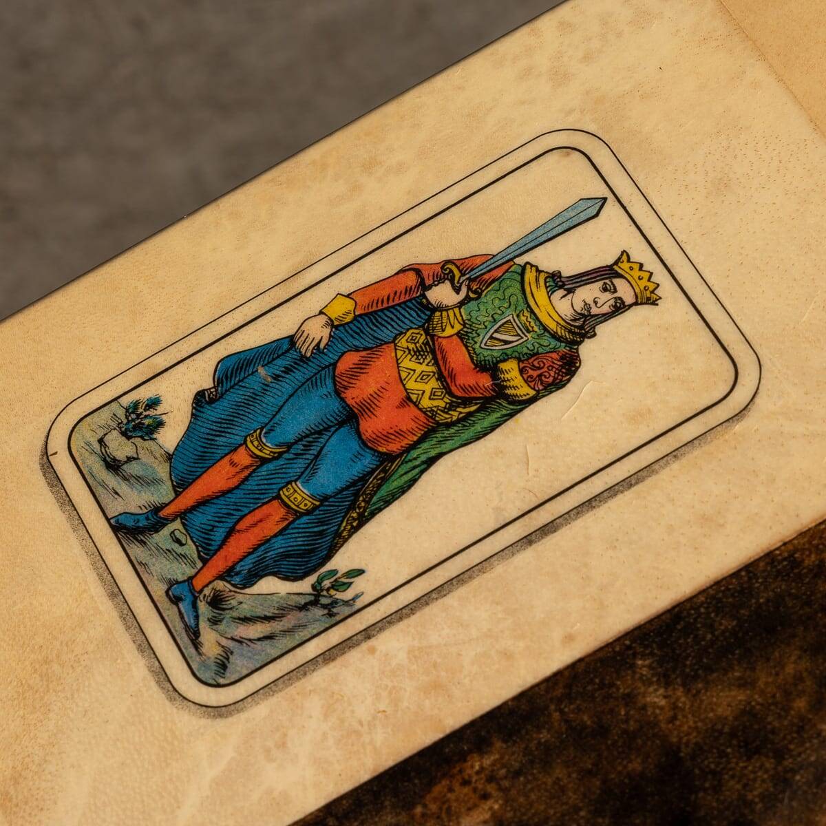 Ensemble de salle à manger italienne des années 20/ table de jeux avec motif de cartes à jouer par Aldo Tura