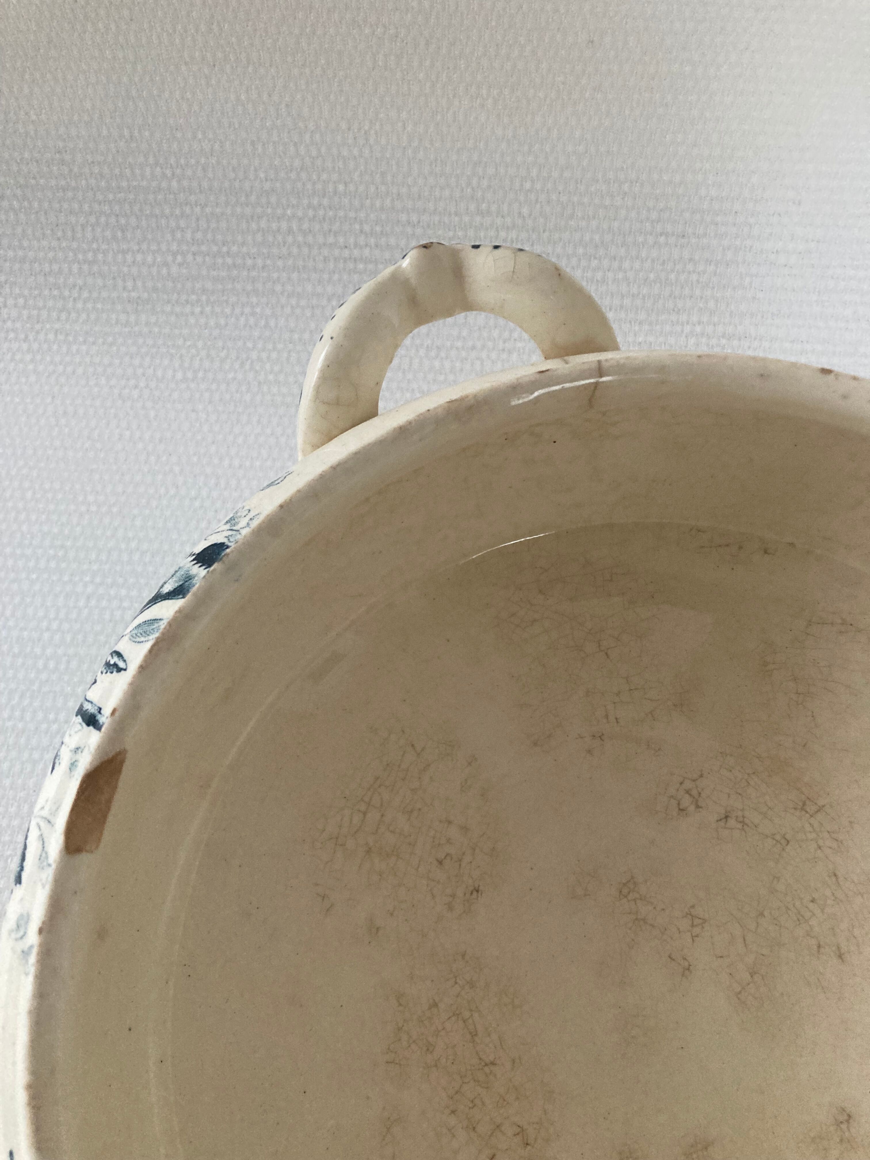 Soup pot in antique earthenware H.B/Choisy le roi