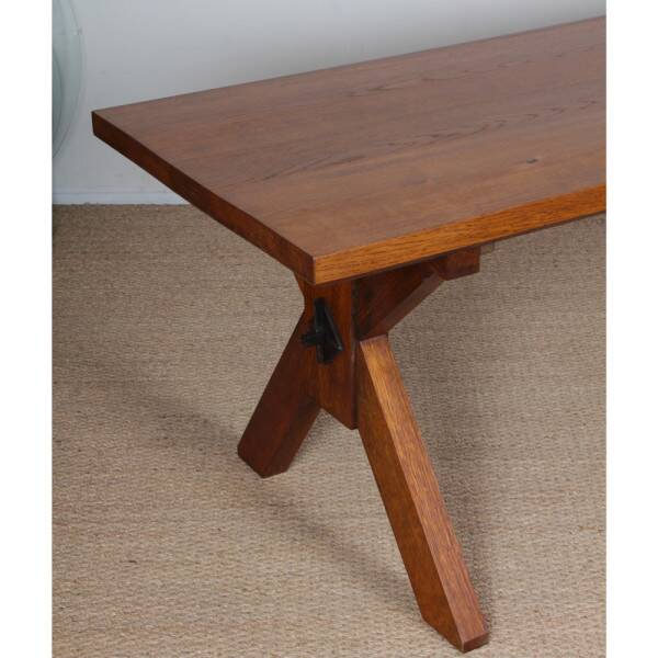 Table de repas en chêne massif, travail français, 1960
