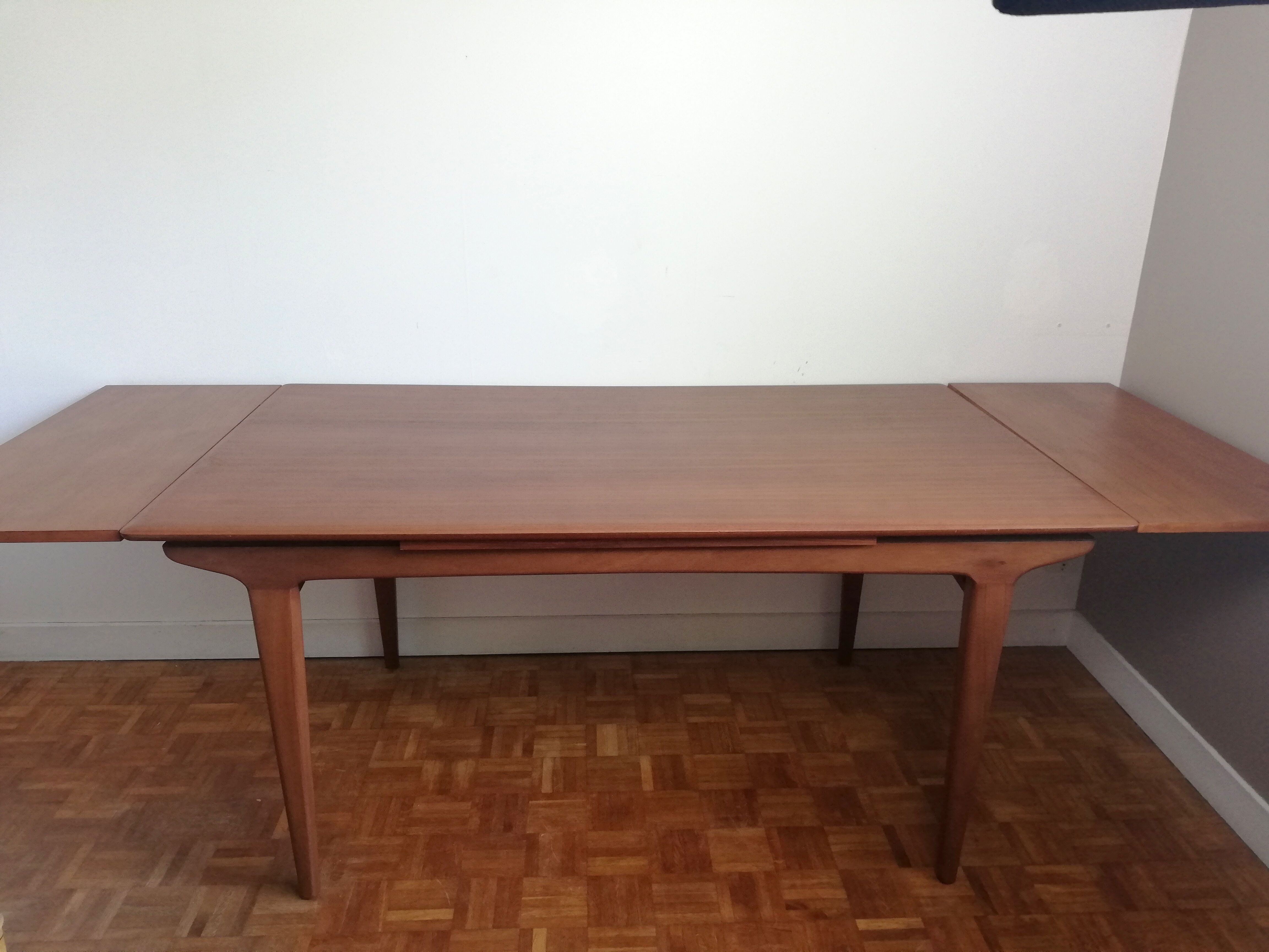 Renovated expandable LB table