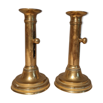 Two pusher candlesticks