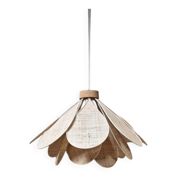 Iris flower pendant – 16 petals made of rattan and raffia