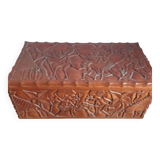 Grand coffre bois sculpté
