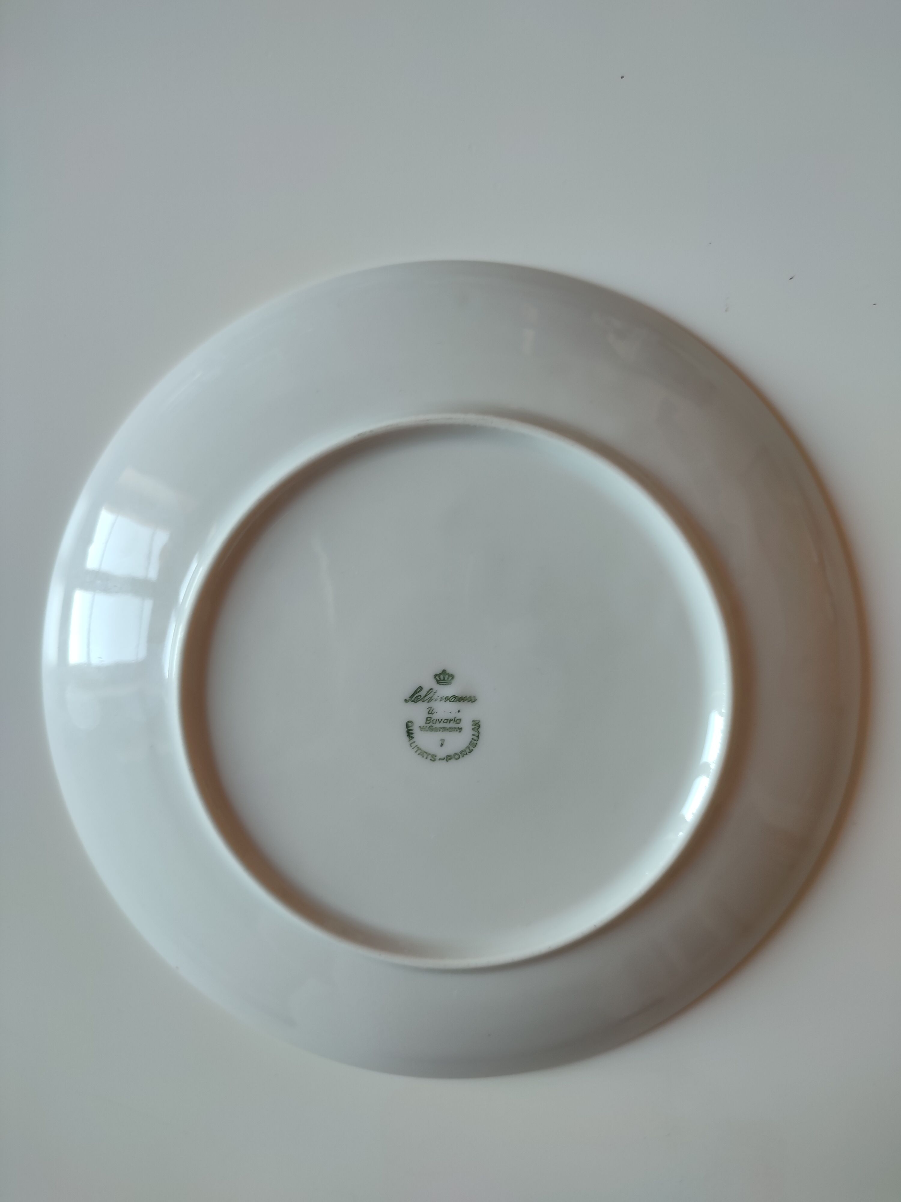 Porcelain dessert plates