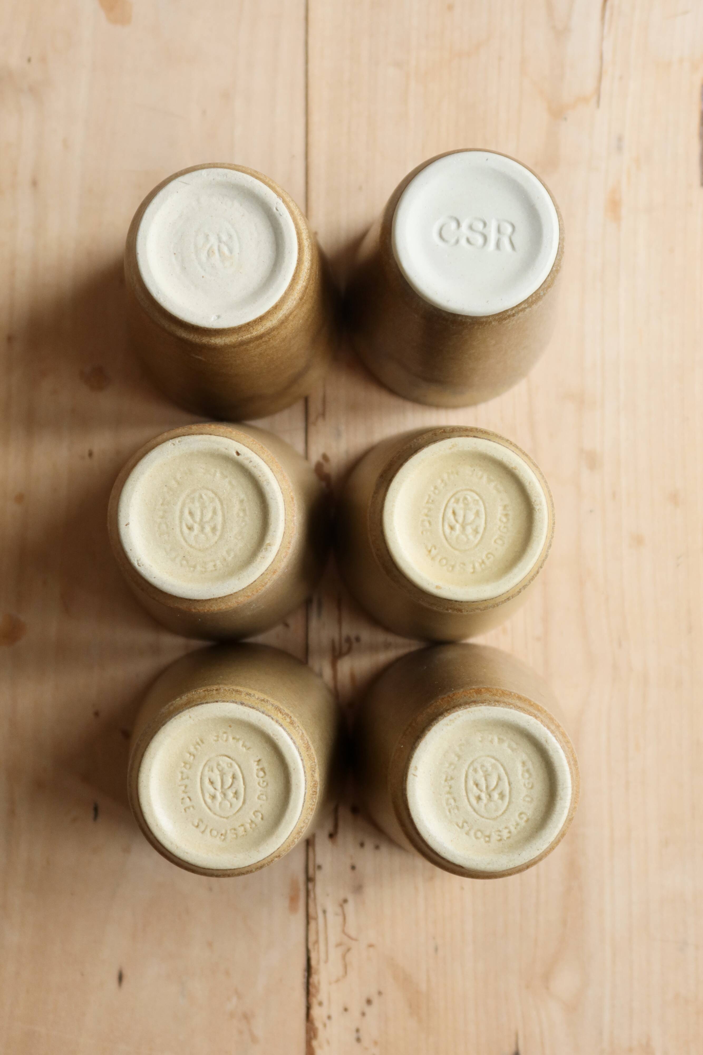 6 vintage stoneware cups – Mismatched