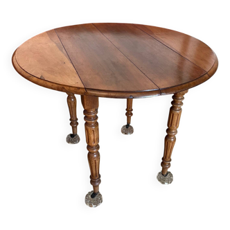 Folding round wooden table