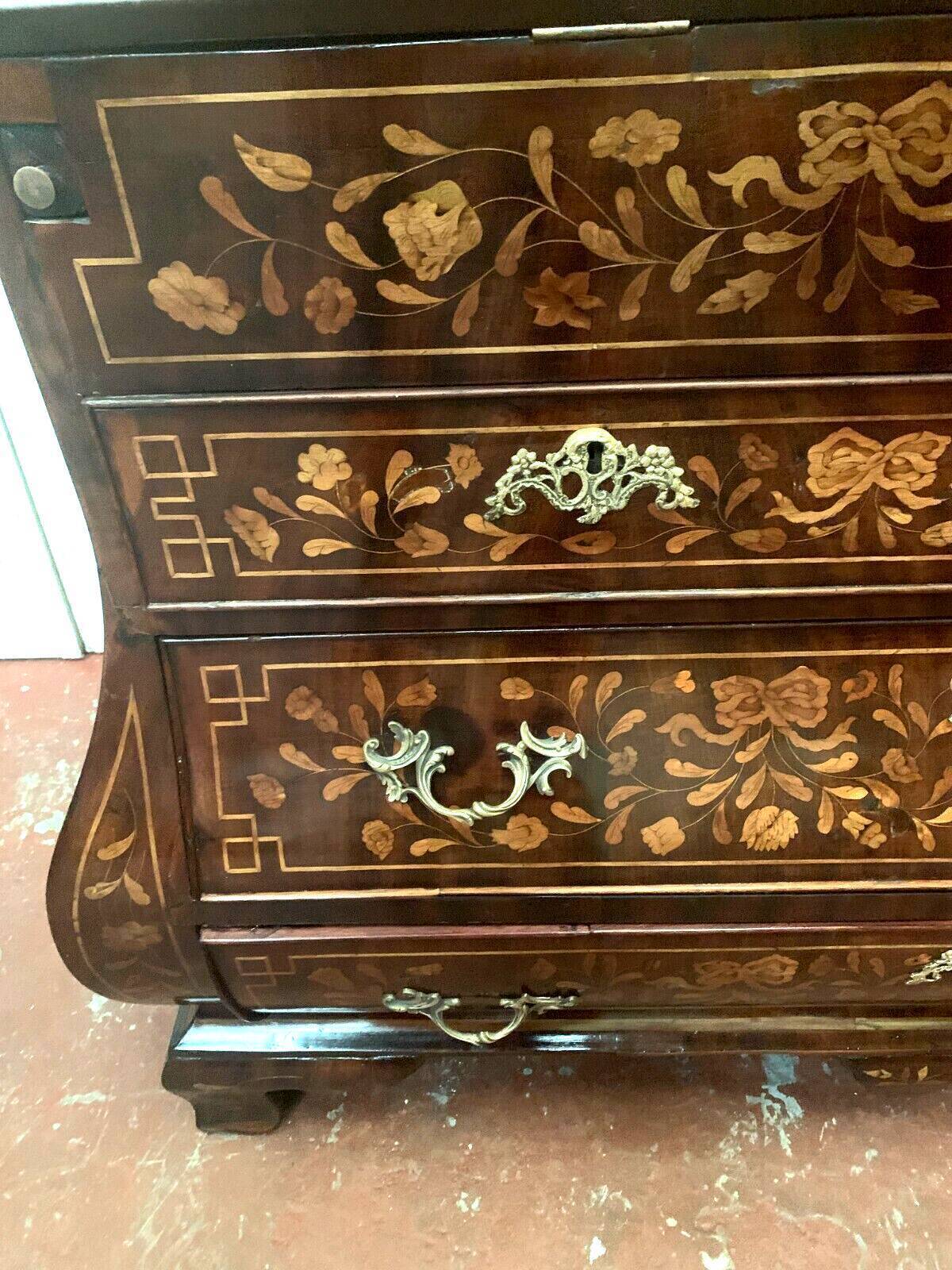 Commode scriban en marqueterie Hollandaise XVIII siècle