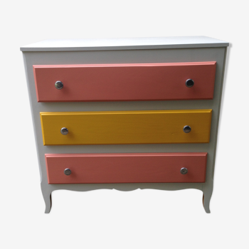 Tricolour dresser