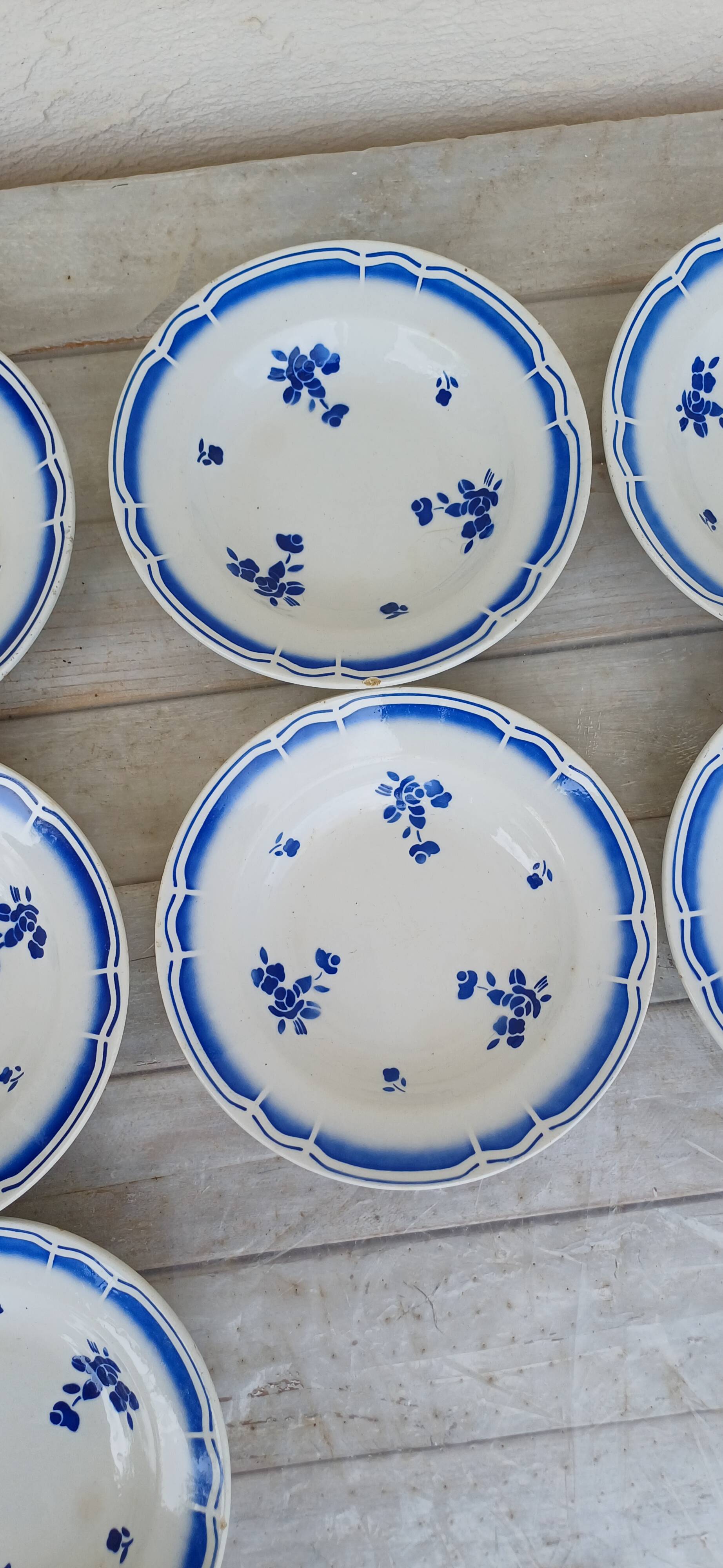 Assiettes plates creuses et à dessert