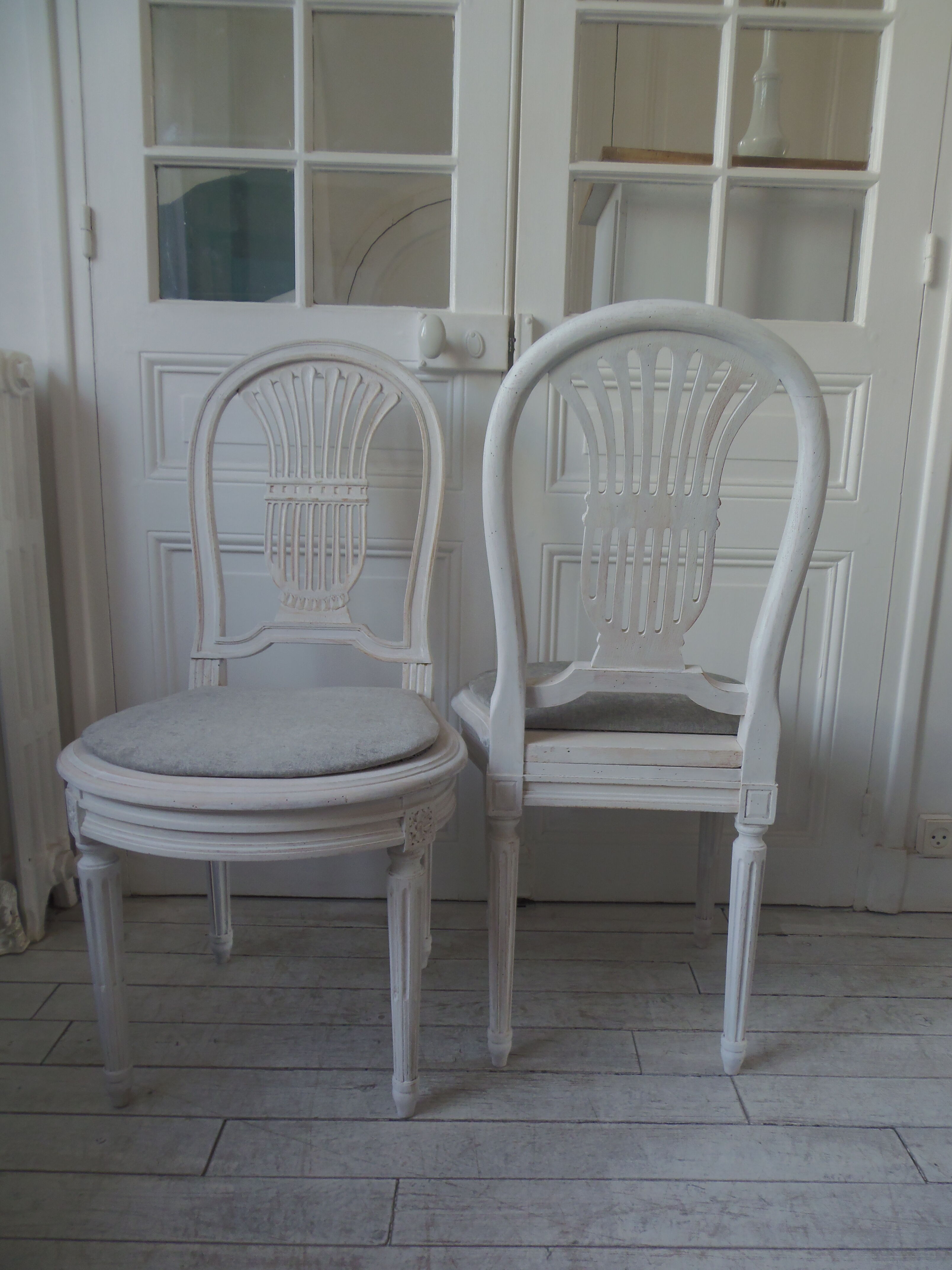 2 louis xvi style chairs beautiful patina chalk bills, seats dressed in gray velvet