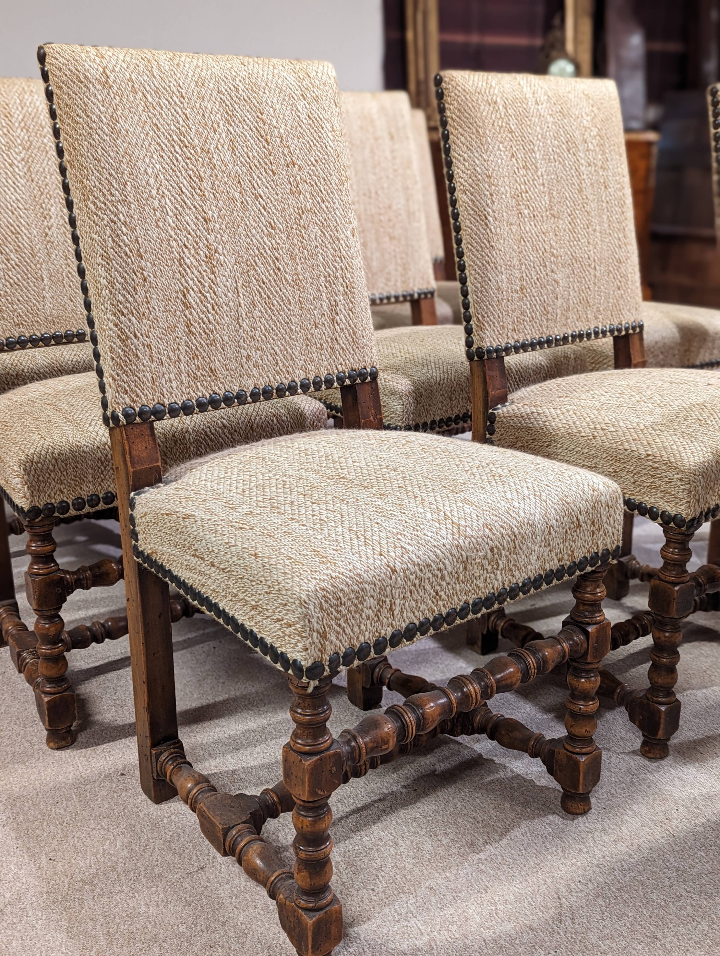 Ensemble de 10 chaises de style louis XIII