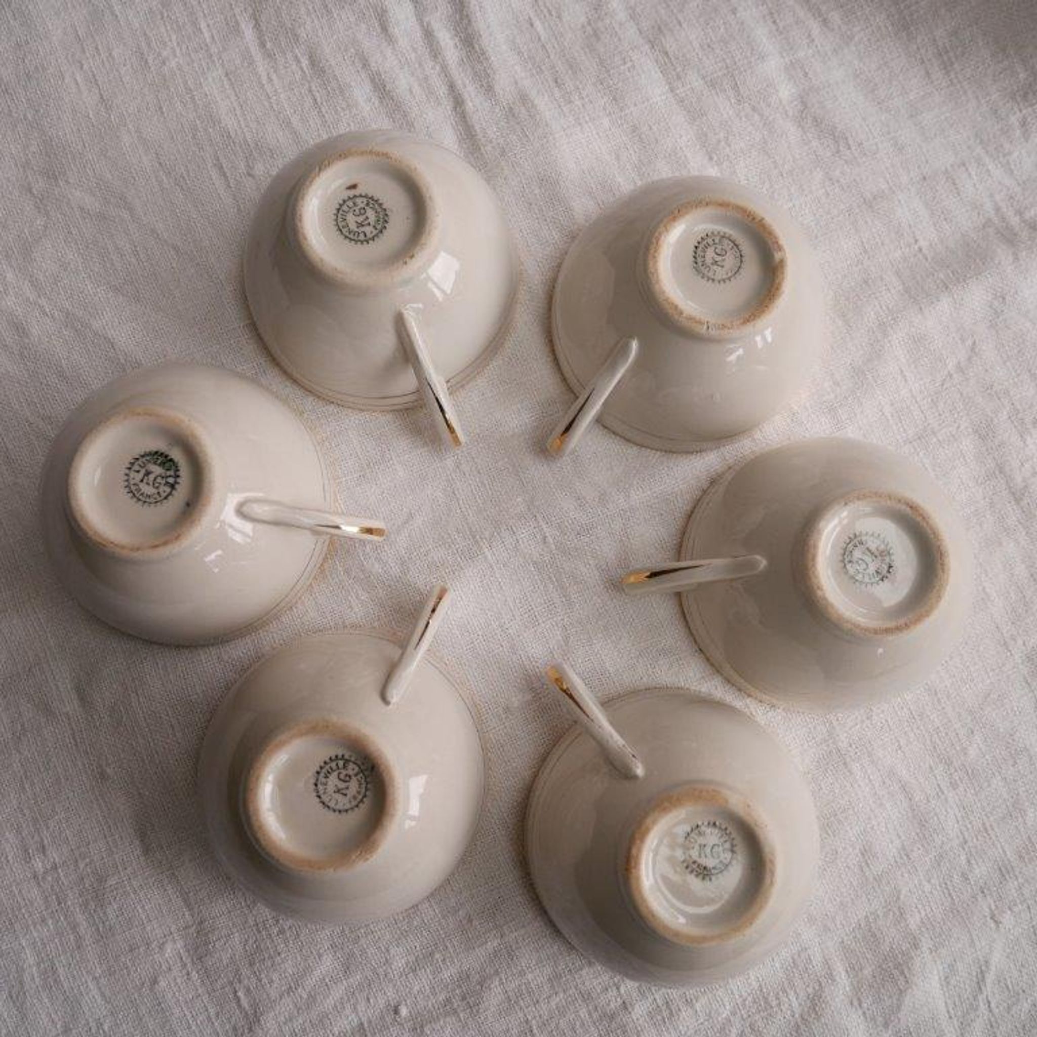 Set of 6 coffee cups with Lunéville saucers, Regency model