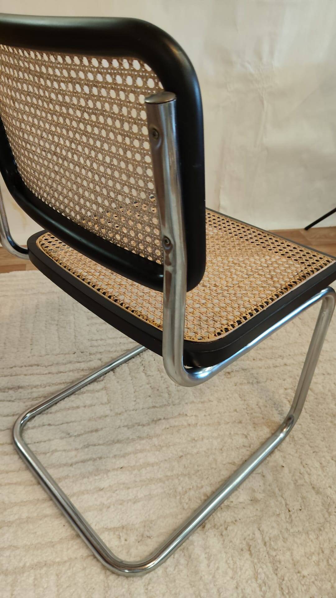 Chaise Cesca B32 noire de Marcel Breuer estampillée, Italie