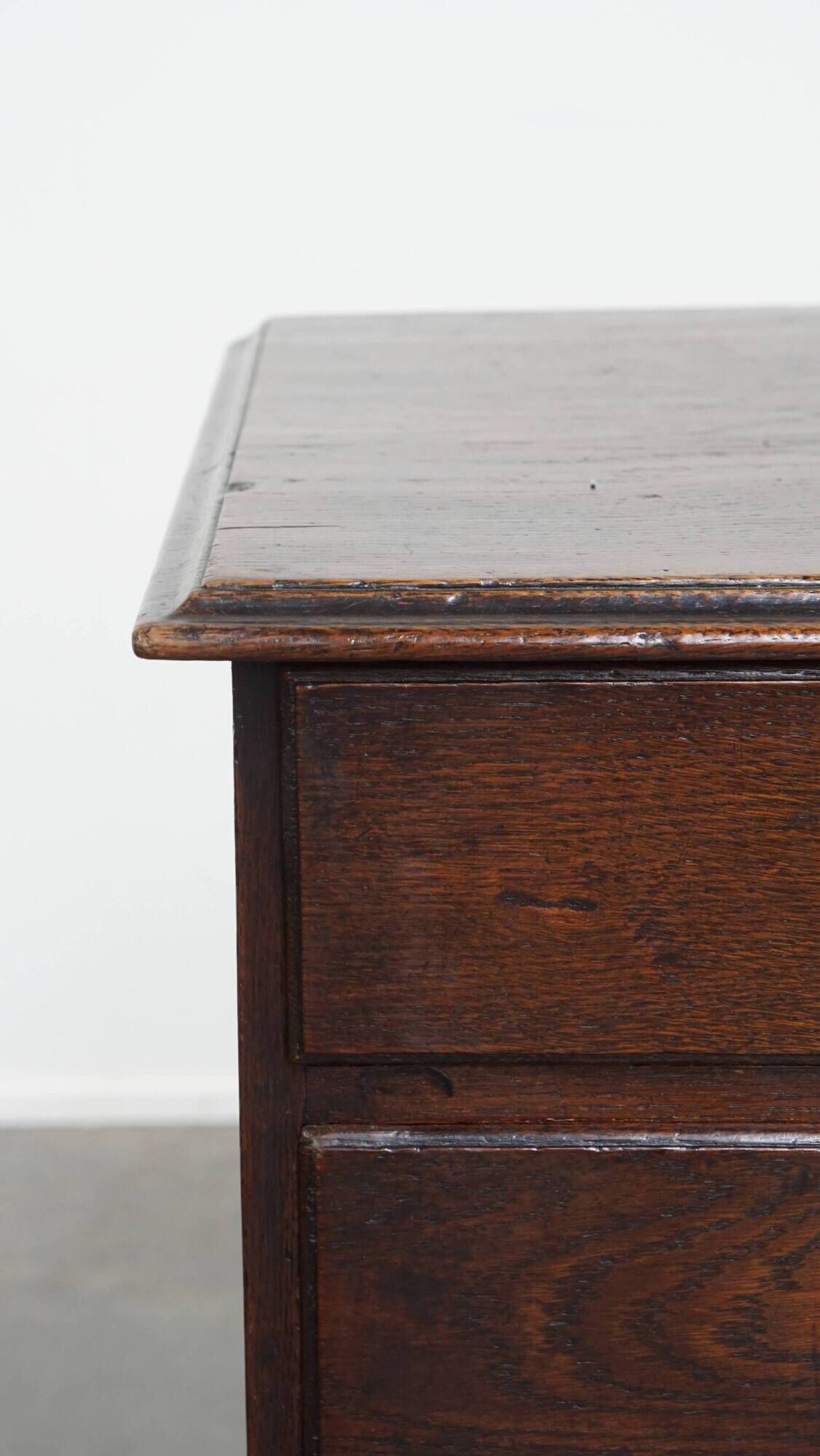 Antique 18th-Century English Oak Chest of Drawers / Commode with 5 Drawers