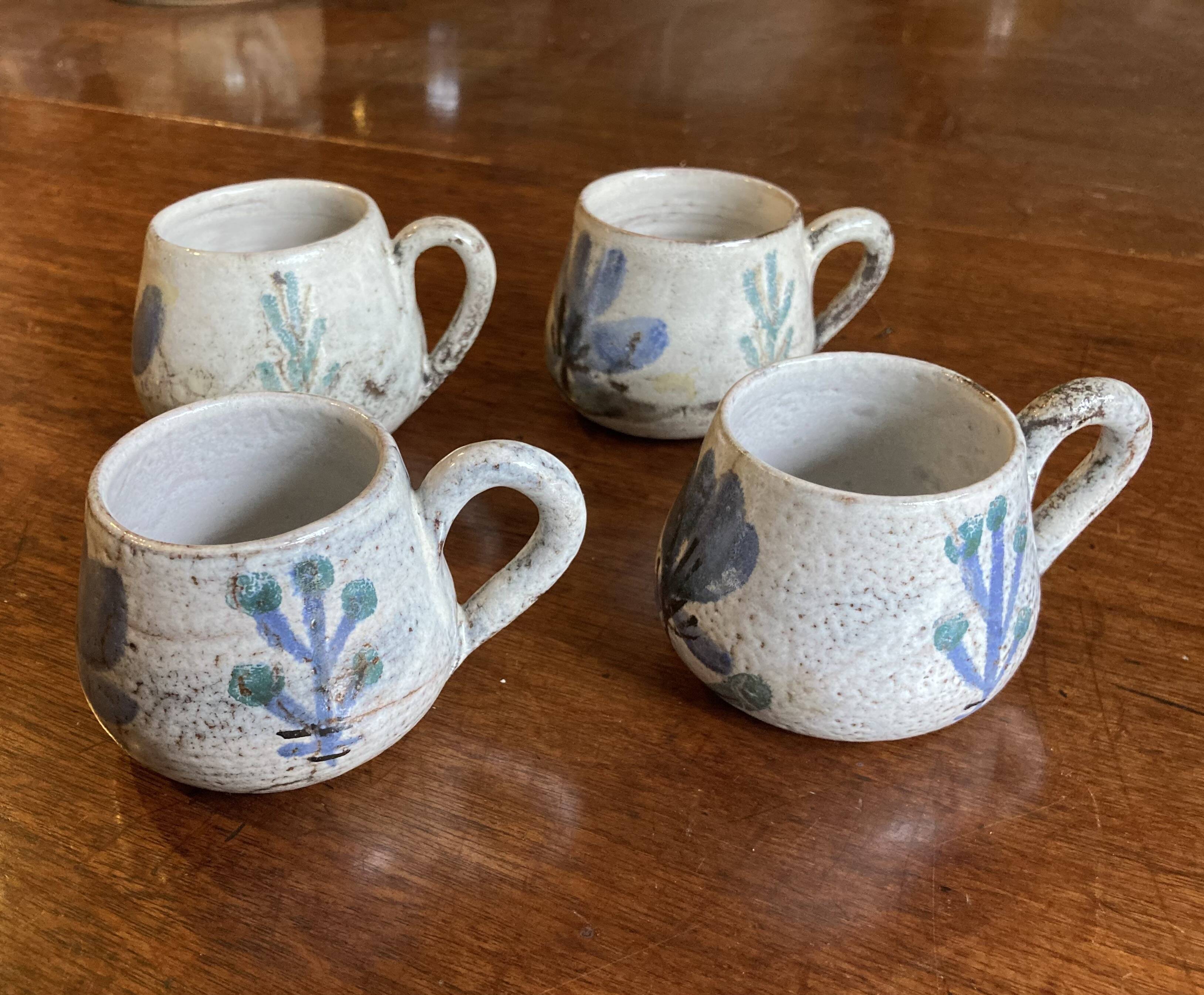 Ensemble de quatre tasses à café. Gustave Reynaud.