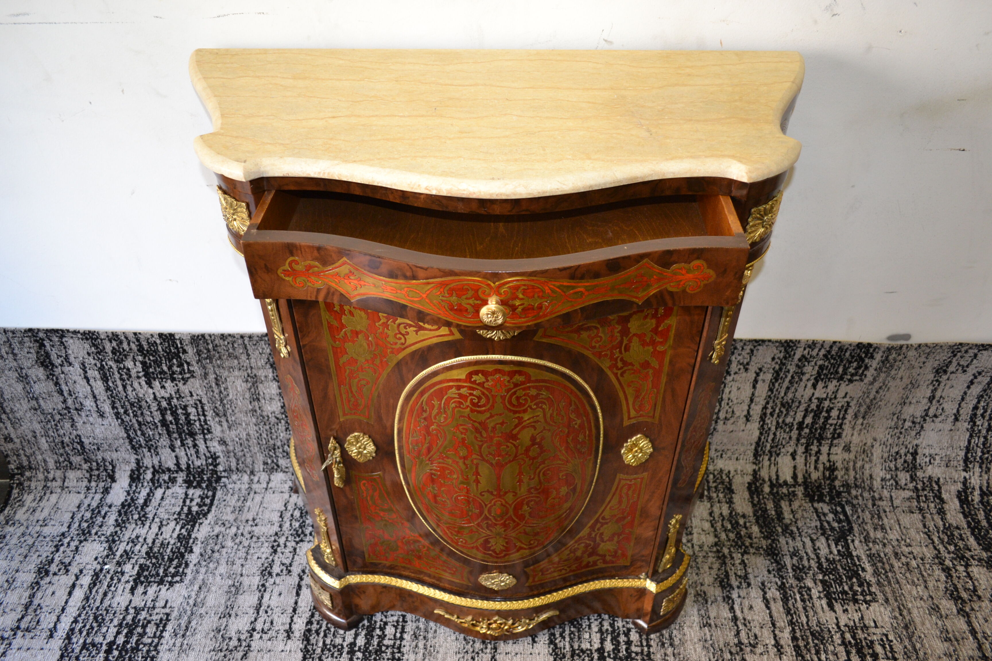 Magnifique bahut style boulle