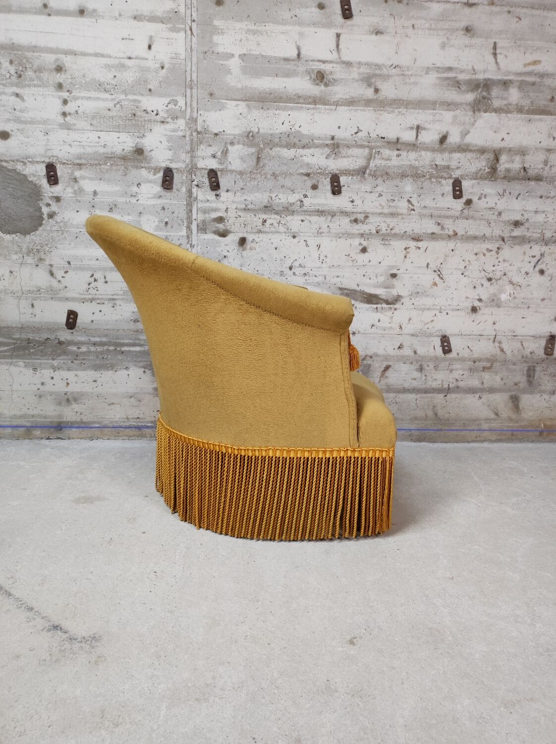 Yellow toad armchair