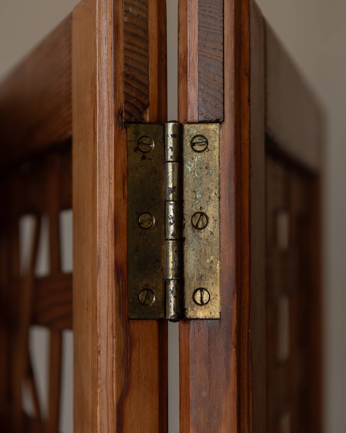 Vintage wooden room divider 3-part room screen in pine