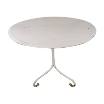 White garden pedestal table