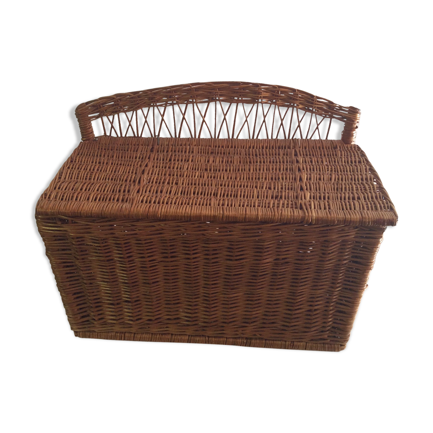 Wicker chest bench