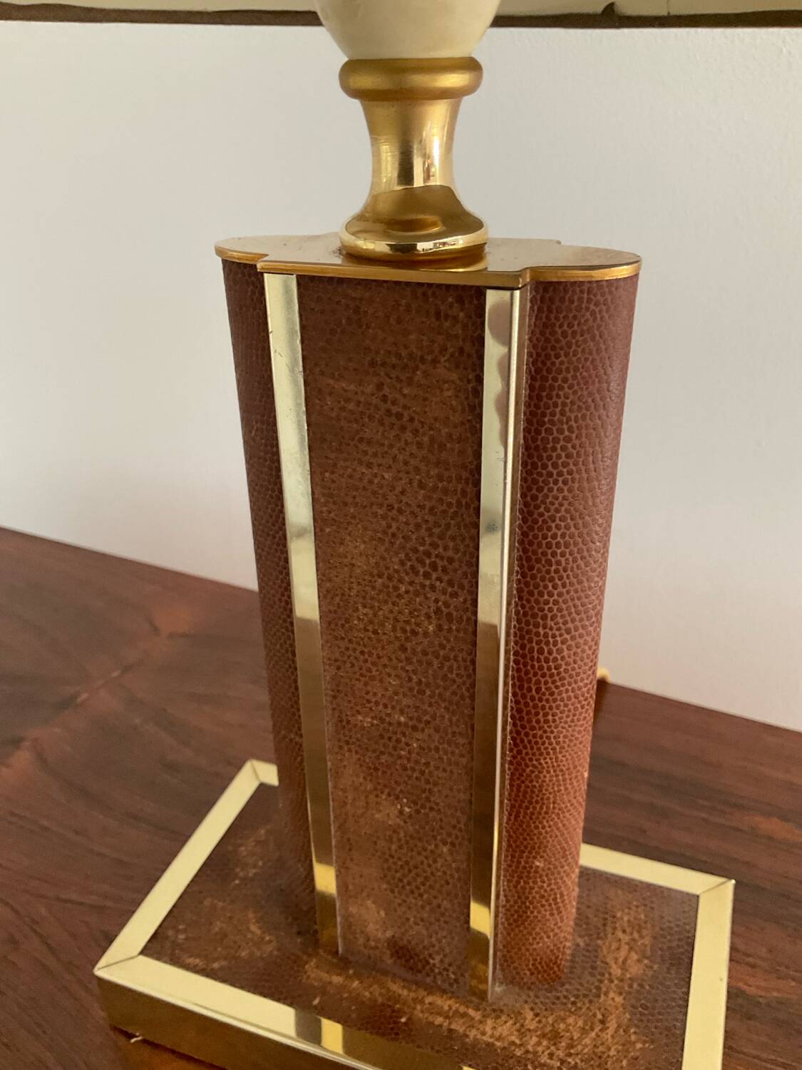 Vintage lamp in leather and gold metal