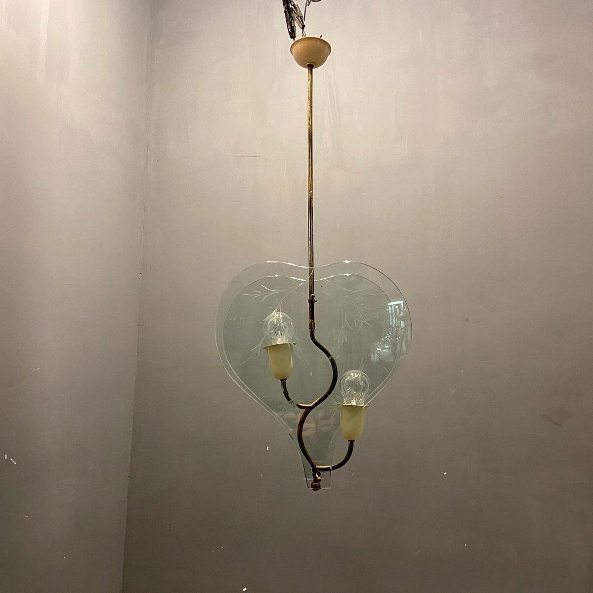 Italian hanging lamp in Etched Glass by Pietro Chiesa