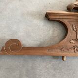 Monogrammed architectural element RE