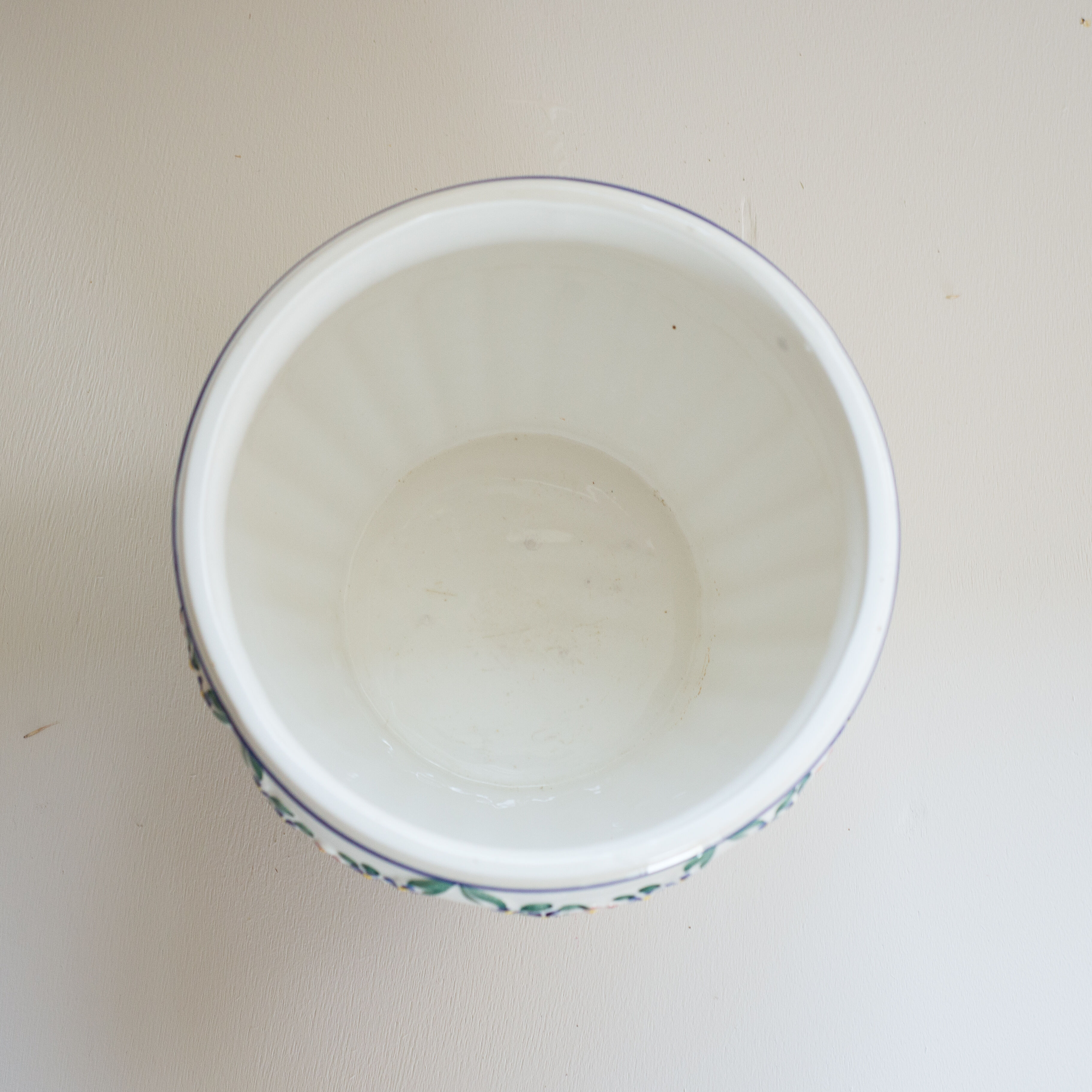 Pot paint cover by hand