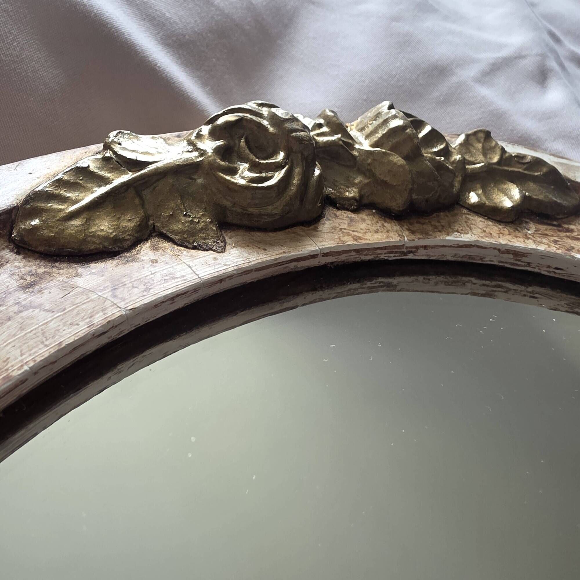 paire de miroirs ovales anciens