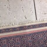 Rectangular oriental rug 153 x 91 cm